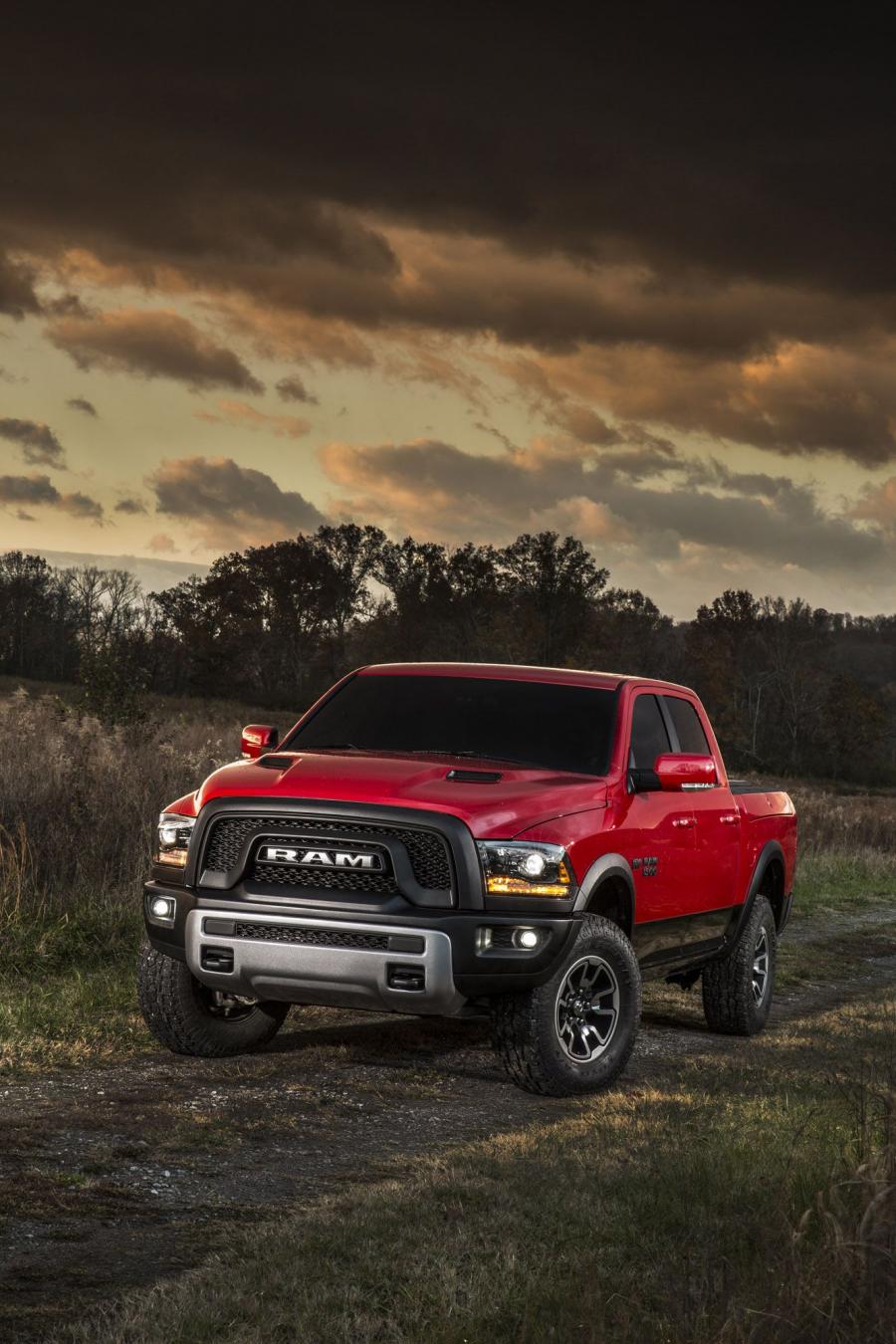  Dodge Ram 1500 Rebel 2015 года  (фото 12 из 54)